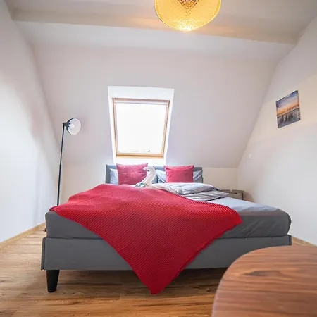 Fullhouse - - L8 - Balcony - Smarttv - Nespresso Zwickau