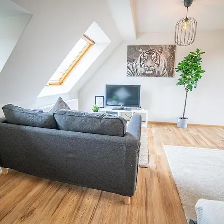 Fullhouse - - L8 - Balcony - Smarttv - Nespresso Zwickau