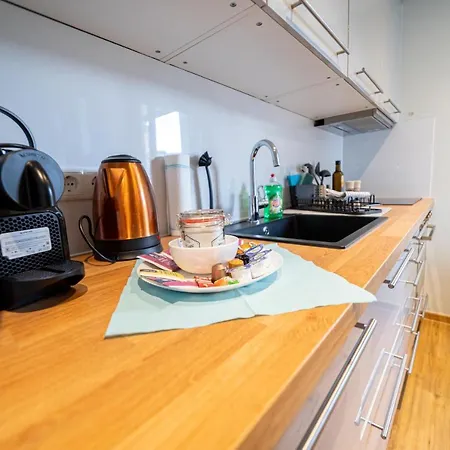 Apartment Fullhouse - - L8 - Balcony - Smarttv - Nespresso *