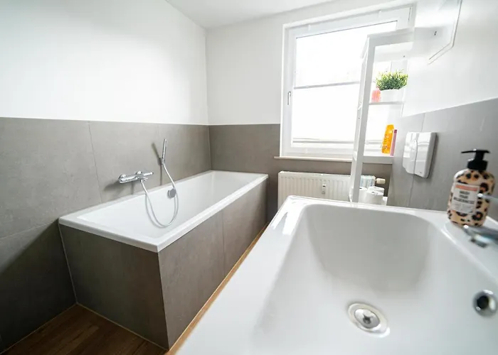 Fullhouse - - L8 - Balcony - Smarttv - Nespresso شقة